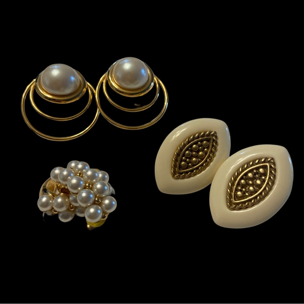Vintage gold tone earrings, lot of 3